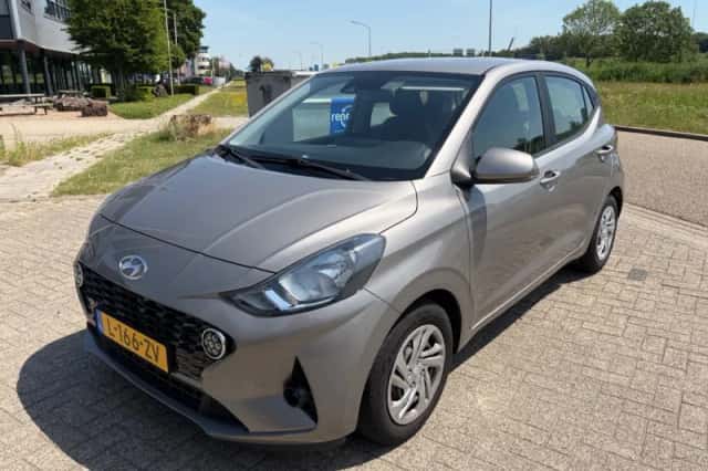 Hyundai i10 (2021) thumbnail 1