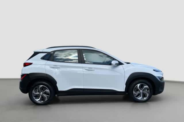 Hyundai Kona (2022) thumbnail 4