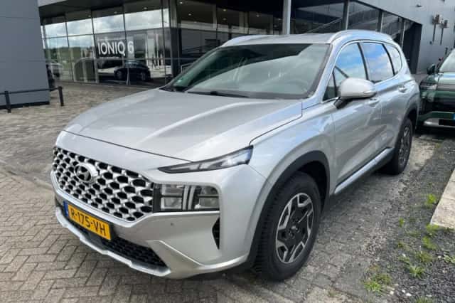 Hyundai Santa Fe (2022) thumbnail 1