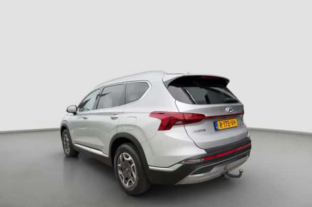 Hyundai Santa Fe (2022) thumbnail 5
