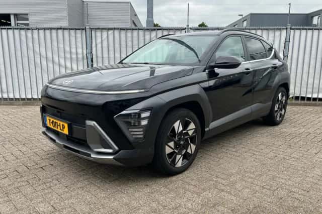 Hyundai Kona (2023) thumbnail 1