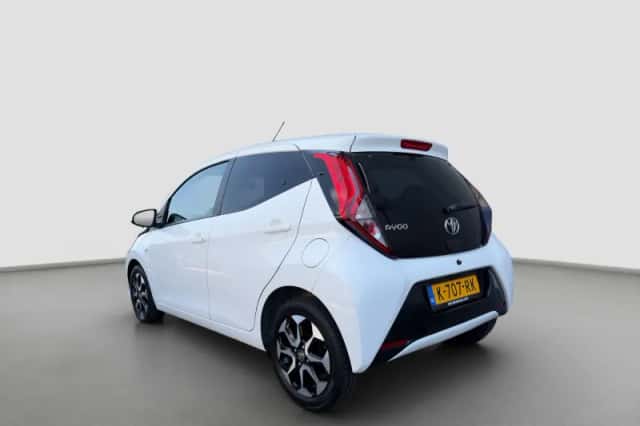 Toyota Aygo (2021) thumbnail 5