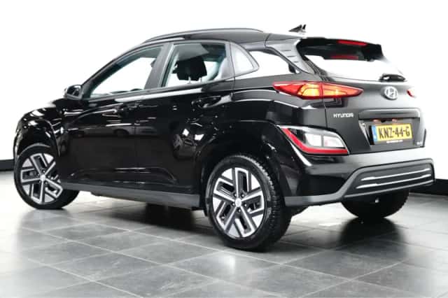 Hyundai Kona (2022) thumbnail 2