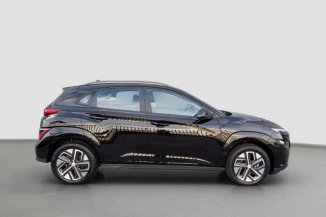 Hyundai Kona (2022) thumbnail 5