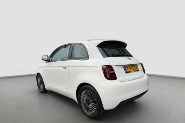 Fiat 500 (2022) thumbnail 6
