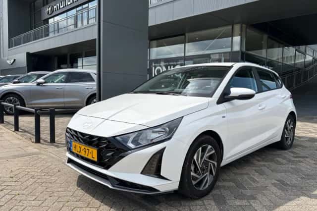Hyundai i20 (2025) thumbnail 1