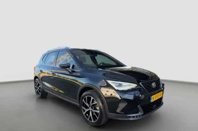 SEAT Arona (2022) thumbnail 2