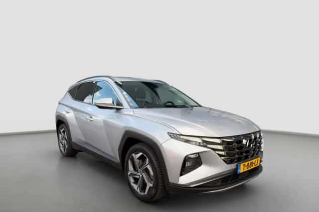 Hyundai Tucson (2022) thumbnail 2