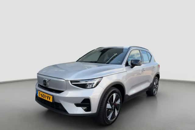 Volvo XC40 (2023) thumbnail 1