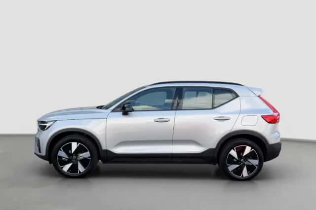 Volvo XC40 (2023) thumbnail 4