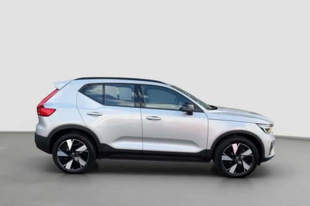 Volvo XC40 (2023) thumbnail 5