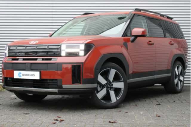 Hyundai Santa Fe (2025) thumbnail 1