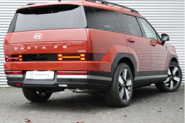 Hyundai Santa Fe (2025) thumbnail 2