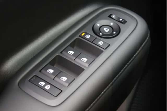 Hyundai Santa Fe (2025) thumbnail 24