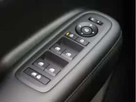 Hyundai Santa Fe (2025) thumbnail 24