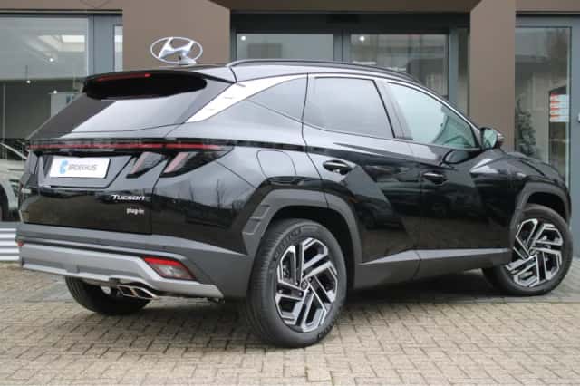 Hyundai Tucson (2025) thumbnail 2