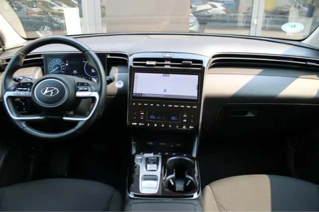 Hyundai Tucson (2023) thumbnail 3