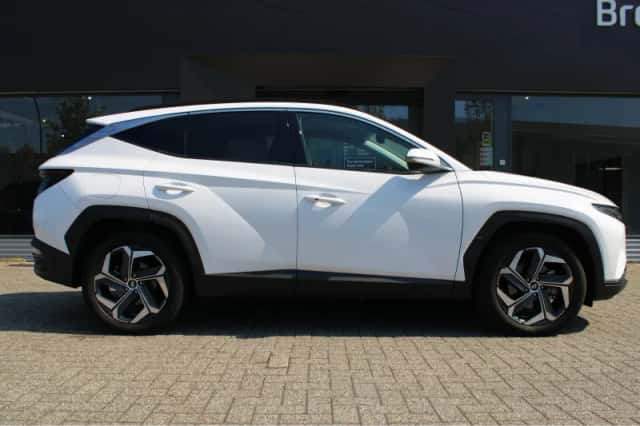 Hyundai Tucson (2024) thumbnail 4