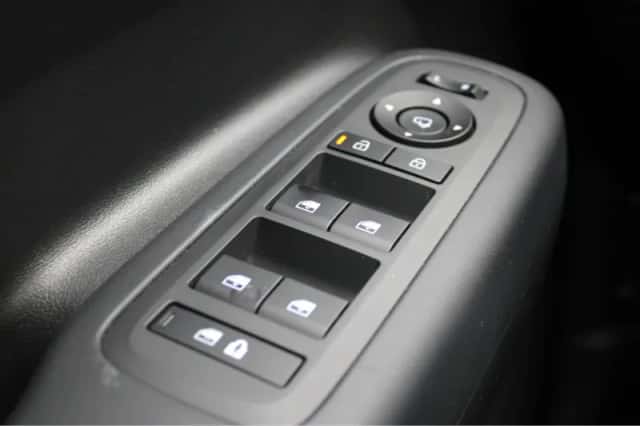 Hyundai Santa Fe (2025) thumbnail 13