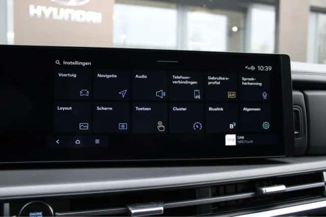Hyundai Santa Fe (2025) thumbnail 16