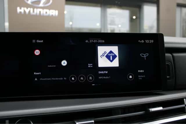 Hyundai Santa Fe (2025) thumbnail 32