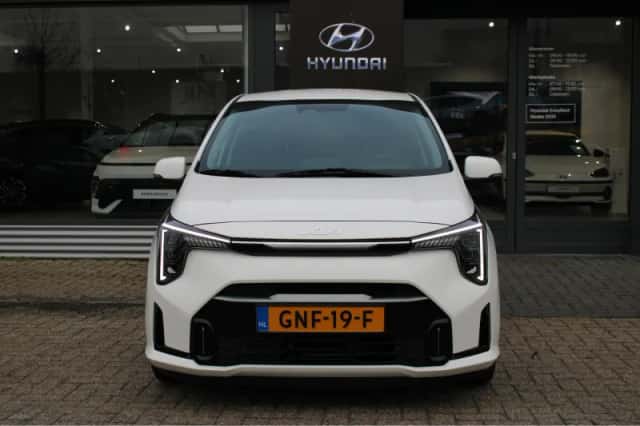 Kia Picanto (2024) thumbnail 2