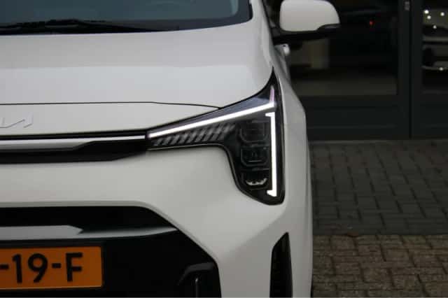 Kia Picanto (2024) thumbnail 3