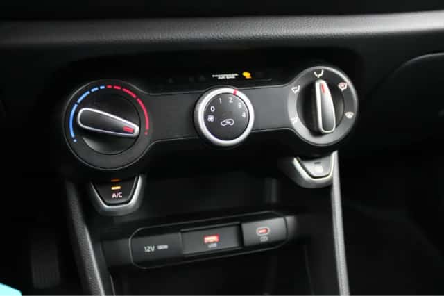 Kia Picanto (2024) thumbnail 25