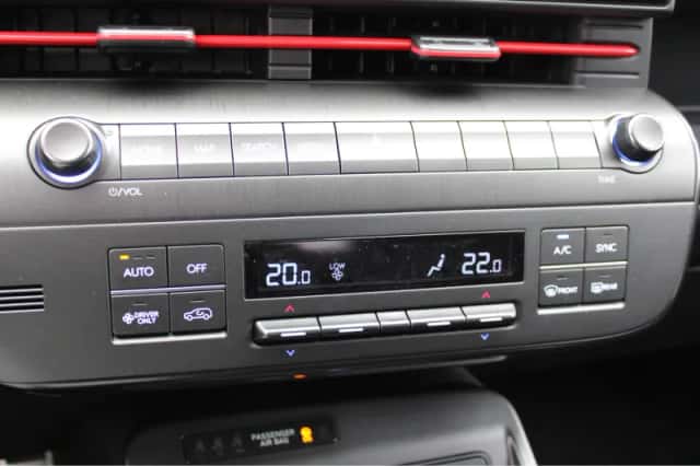 Hyundai Kona Electric (2025) thumbnail 31