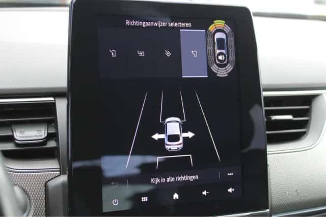 Renault Arkana (2021) thumbnail 32