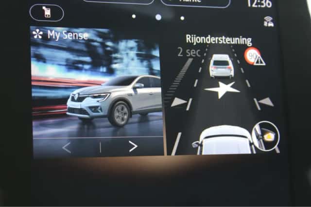 Renault Arkana (2021) thumbnail 35