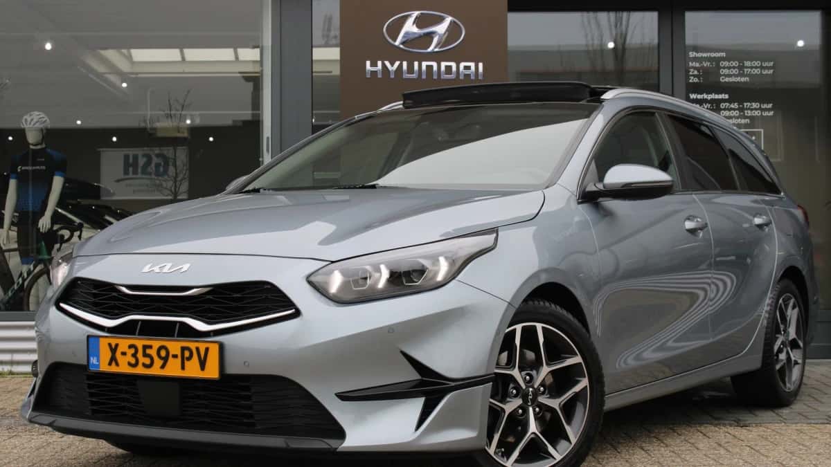 Kia Ceed Sportswagon (2024) — foto 1