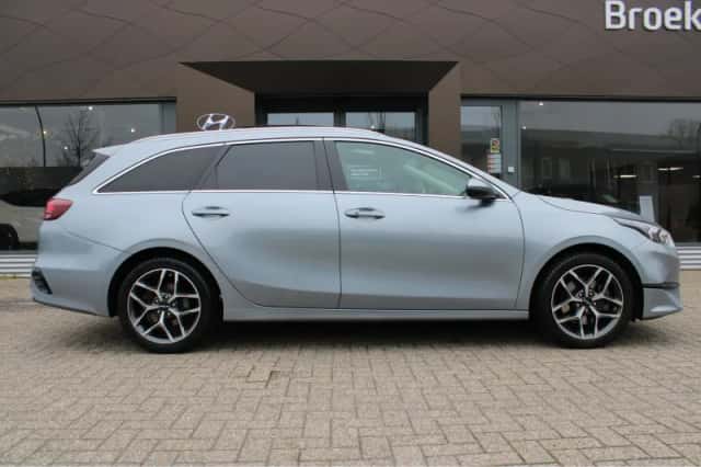 Kia Ceed Sportswagon (2024) thumbnail 5