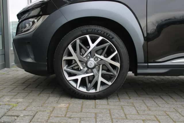 Hyundai Kona (2022) thumbnail 8