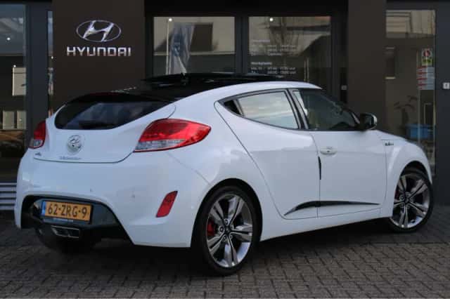 Hyundai Veloster (2013) thumbnail 2