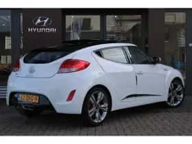 Hyundai Veloster (2013) thumbnail 2
