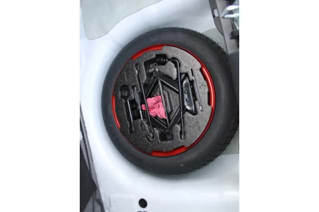Hyundai Veloster (2013) thumbnail 12