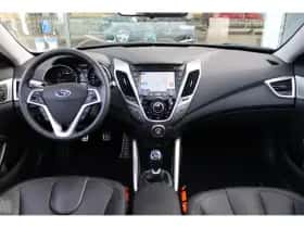 Hyundai Veloster (2013) thumbnail 3
