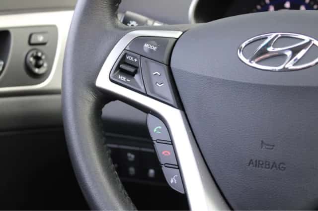 Hyundai Veloster (2013) thumbnail 26