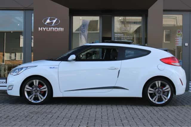 Hyundai Veloster (2013) thumbnail 4