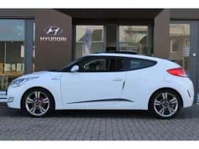 Hyundai Veloster (2013) thumbnail 4
