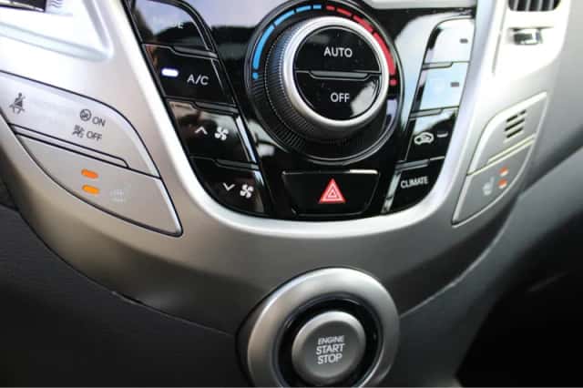 Hyundai Veloster (2013) thumbnail 34