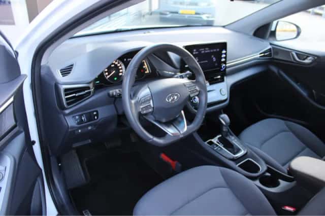 Hyundai Ioniq (2022) thumbnail 11