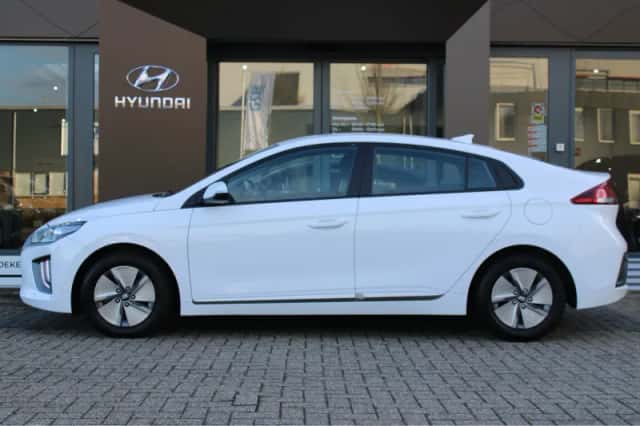 Hyundai Ioniq (2022) thumbnail 5