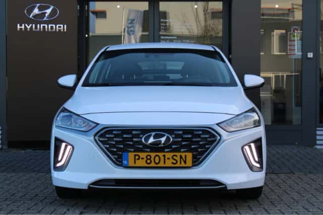 Hyundai Ioniq (2022) thumbnail 6