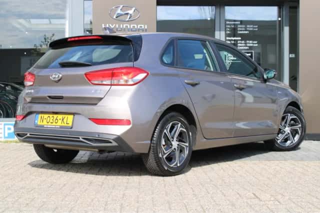 Hyundai i30 (2021) thumbnail 2