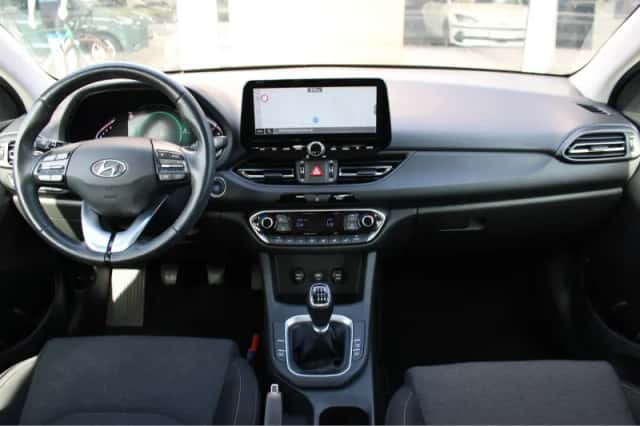 Hyundai i30 (2021) thumbnail 3