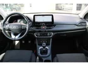 Hyundai i30 (2021) thumbnail 3