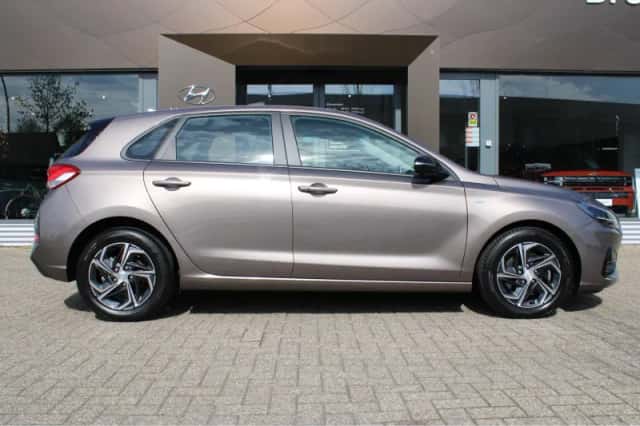Hyundai i30 (2021) thumbnail 6