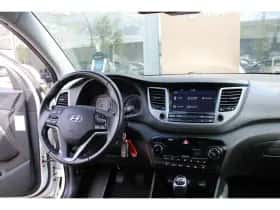 Hyundai Tucson (2017) thumbnail 24